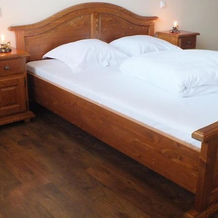 Camere De Inchiriat Onelia Alba Iulia Room photo